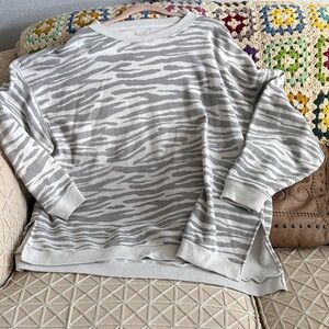 American Eagle oversized sweatshirt